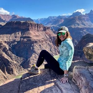 Meet your Posher, Hilary